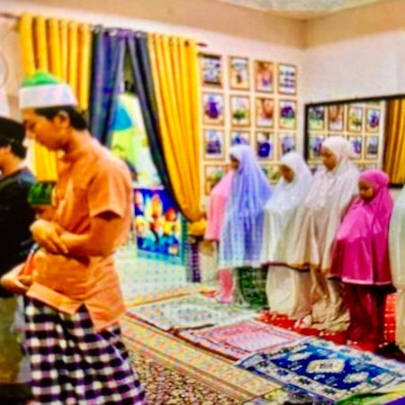 Homestay Cikgu Nora Near Uthm Kptm Kktm Ipg Moslim Onli Kampong Seri Gading Экстерьер фото